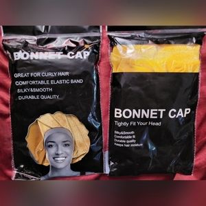 Bonnets, pack of 2